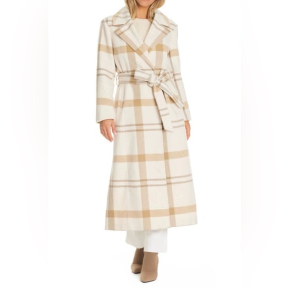 Coat with removable faux fur collar new - Picture 2 of 11